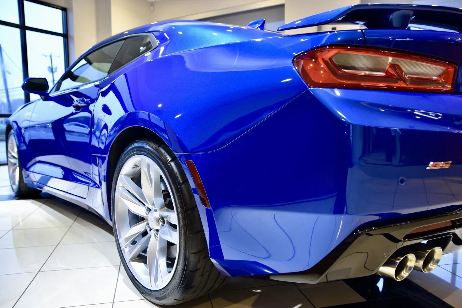 Used 2018 Chevrolet Camaro SS image 9