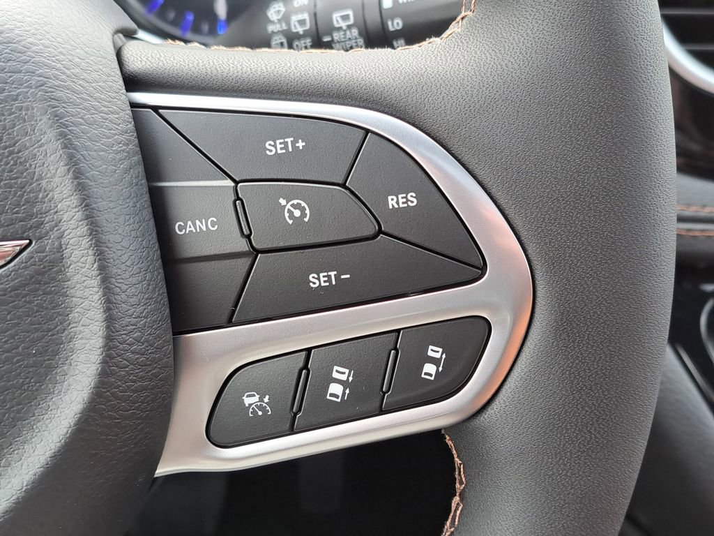 New 2026 Chrysler Pacifica Pinnacle w/ Trailer Tow Group image 23