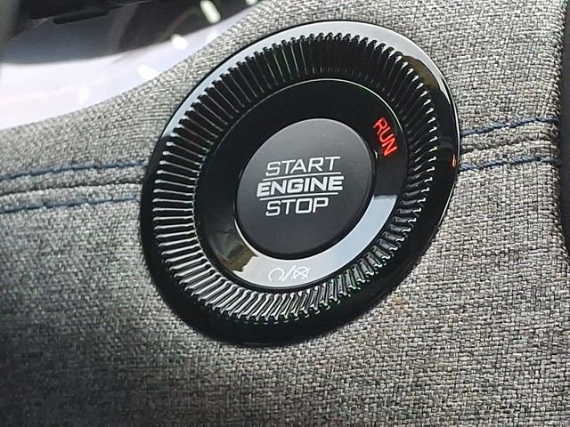 Used 2024 Jeep Compass Latitude image 24