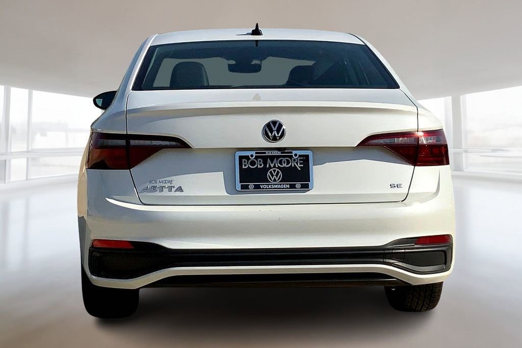 Used 2022 Volkswagen Jetta SE image 4