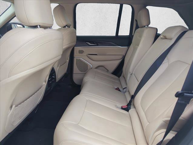 Used 2022 Jeep Grand Cherokee Limited AWD/4WD image 13