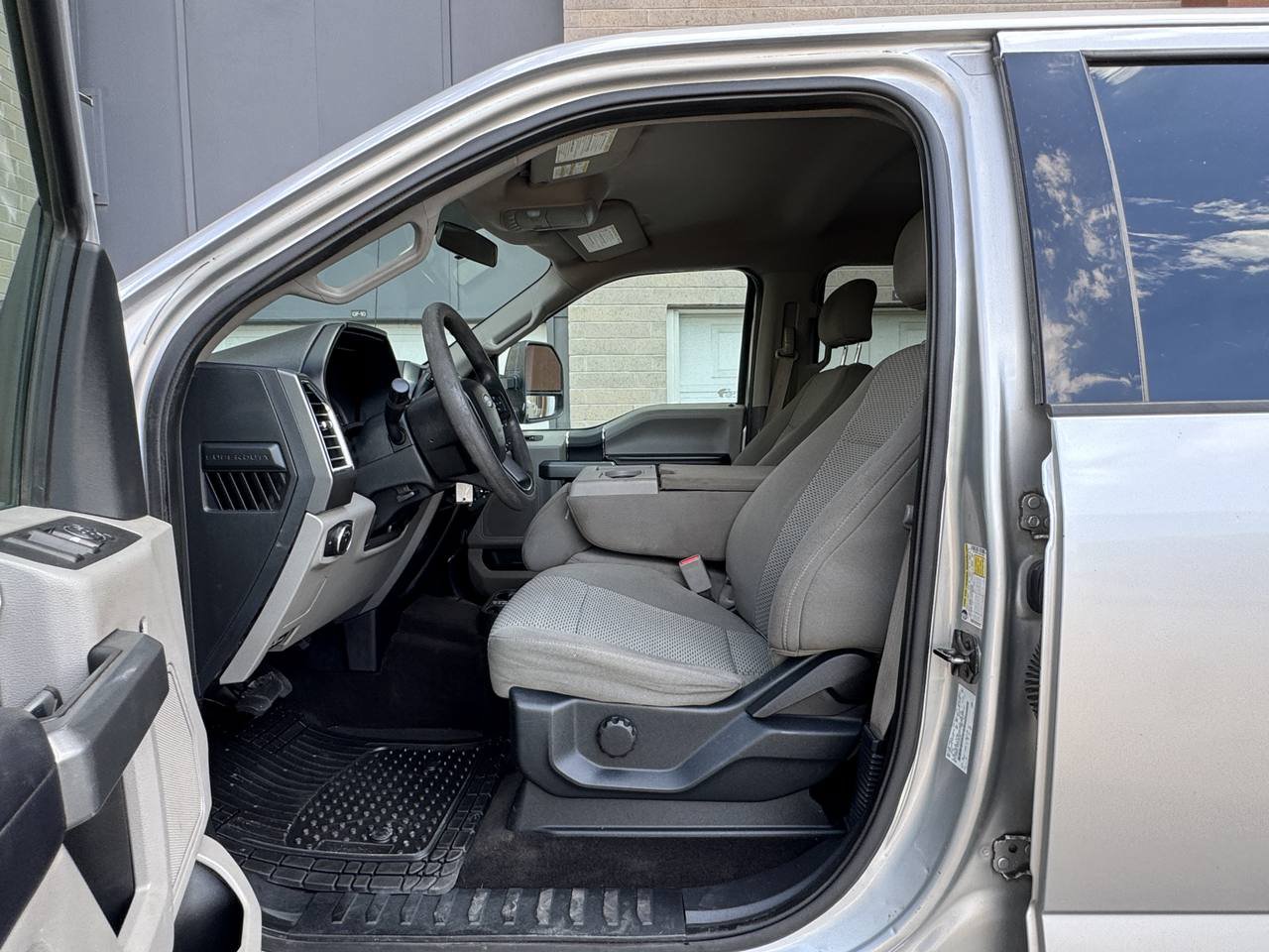 Used 2017 Ford F250 XLT AWD/4WD image 20