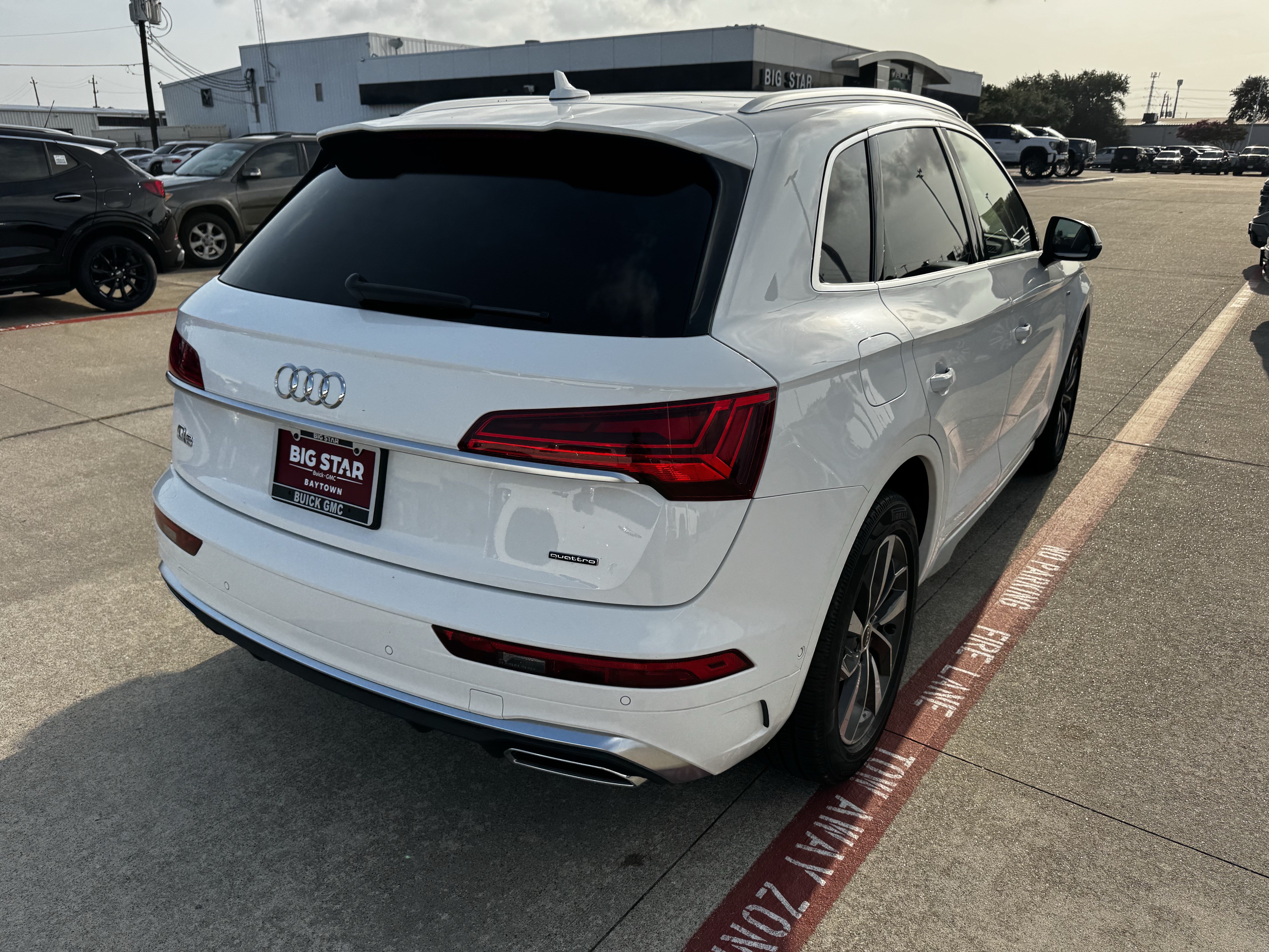 Used 2023 Audi Q5 2.0T Prestige w/ Prestige Package AWD/4WD image 8