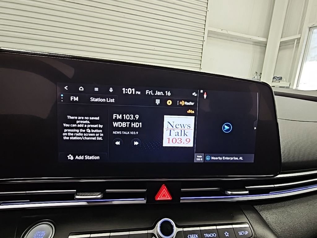 Used 2024 Hyundai Elantra SEL w/ Convenience Package image 17