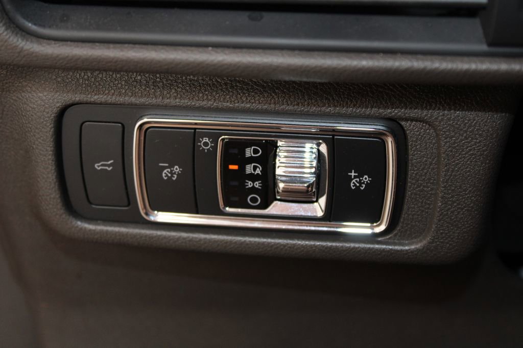 Used 2022 Lincoln Corsair AWD w/ Equipment Group 101A image 42