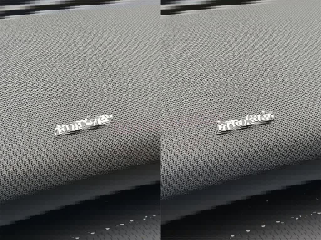 Certified 2025 Volvo EX30 Plus w/ Protection Package Premier image 28