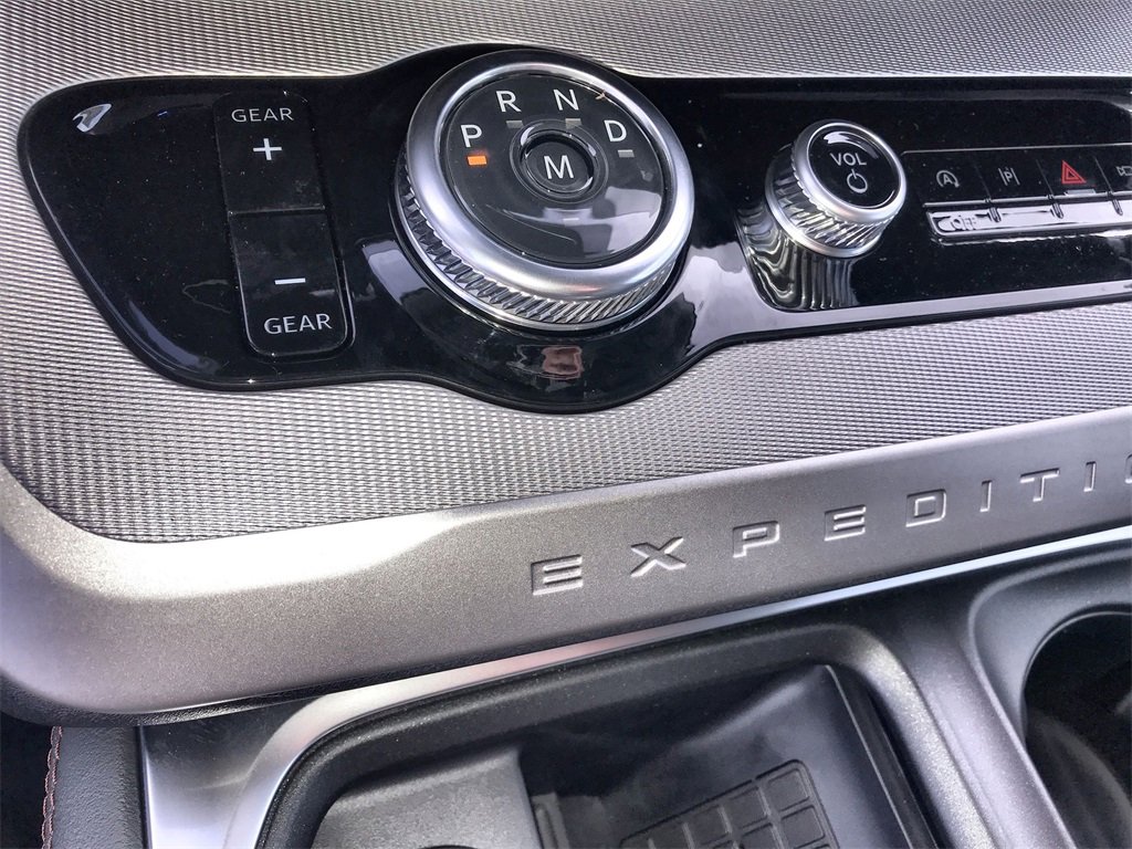 New 2025 Ford Expedition Active image 20