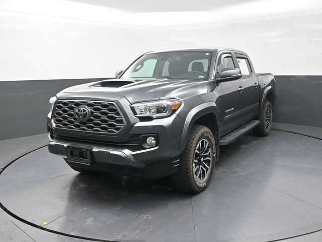 Used 2020 Toyota Tacoma TRD Sport w/ TRD Premium Sport Package AWD/4WD image 6