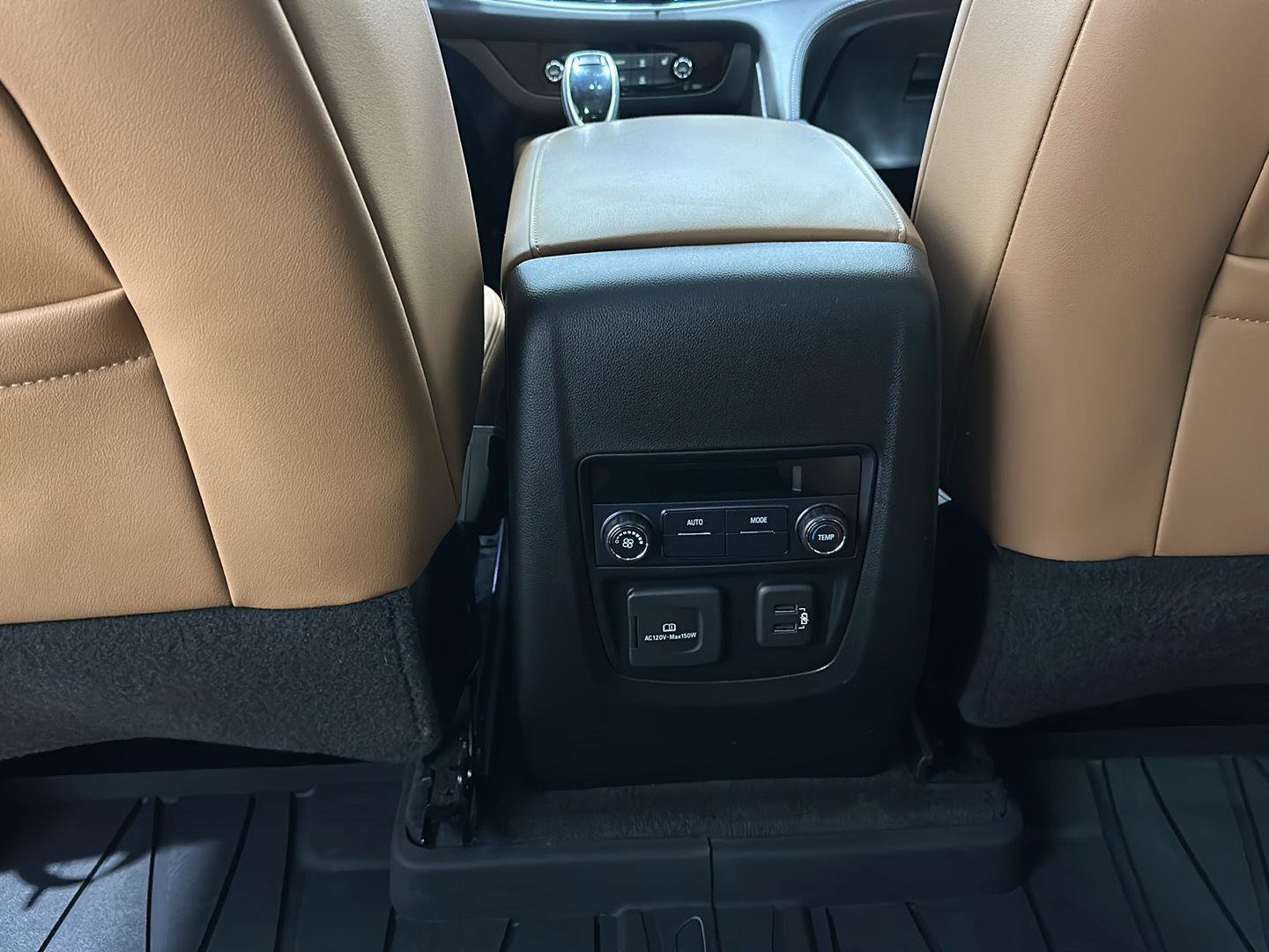 Used 2020 Buick Enclave Essence w/ Sound and Sites Package AWD/4WD image 21