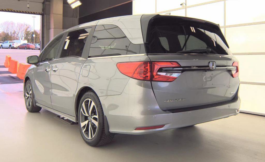 Used 2023 Honda Odyssey Touring image 4