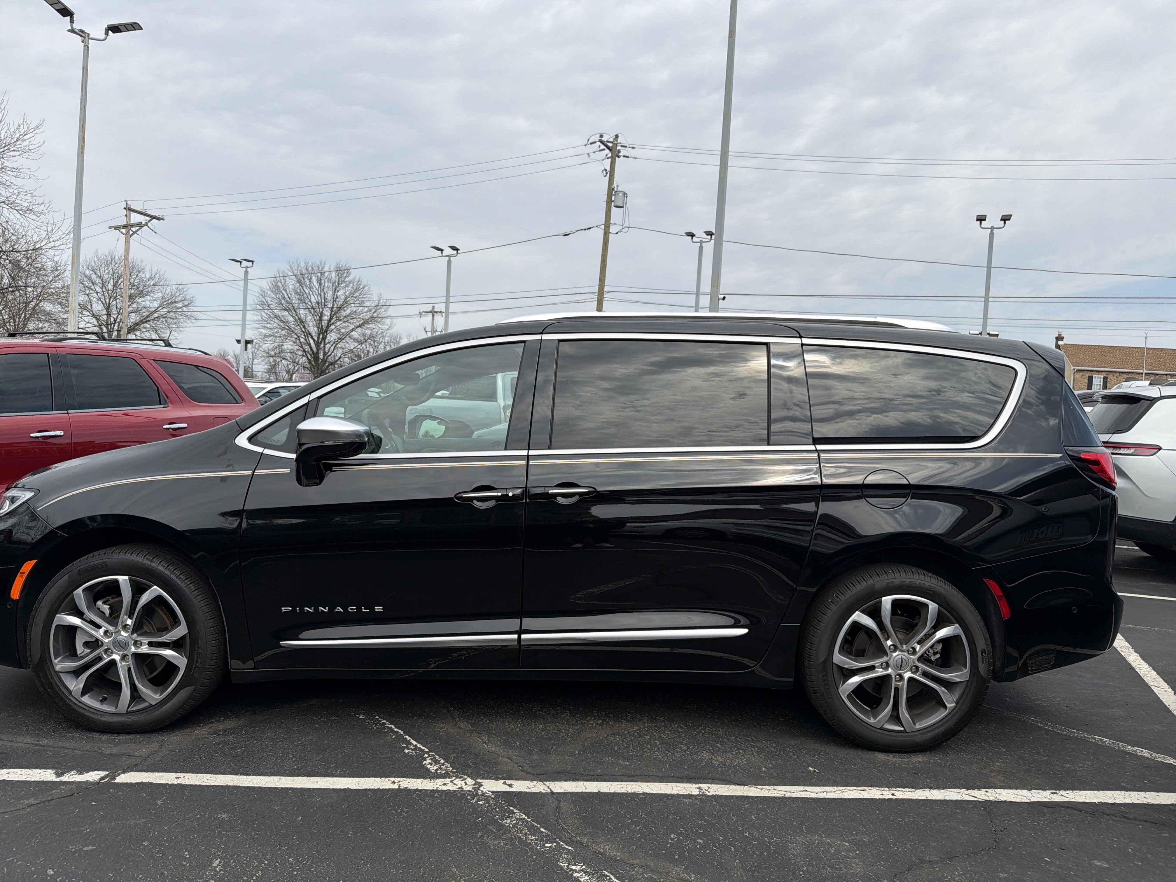 Used 2024 Chrysler Pacifica Pinnacle w/ Trailer Tow Group image 5