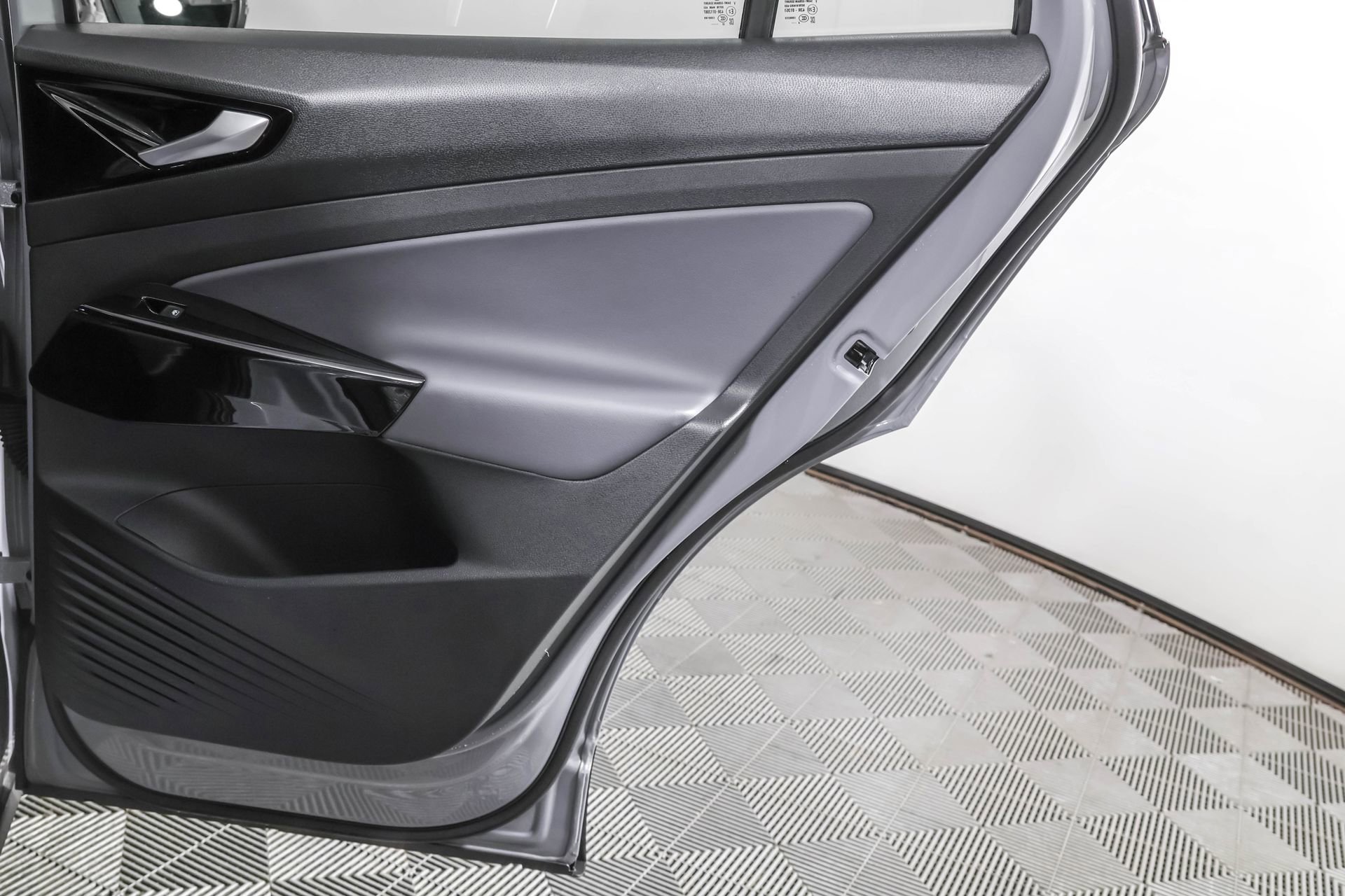 Used 2022 Volkswagen ID.4 Pro image 41