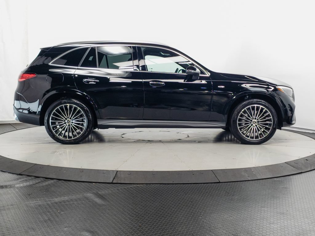 Used 2025 Mercedes-Benz GLC 350e 4MATIC image 30