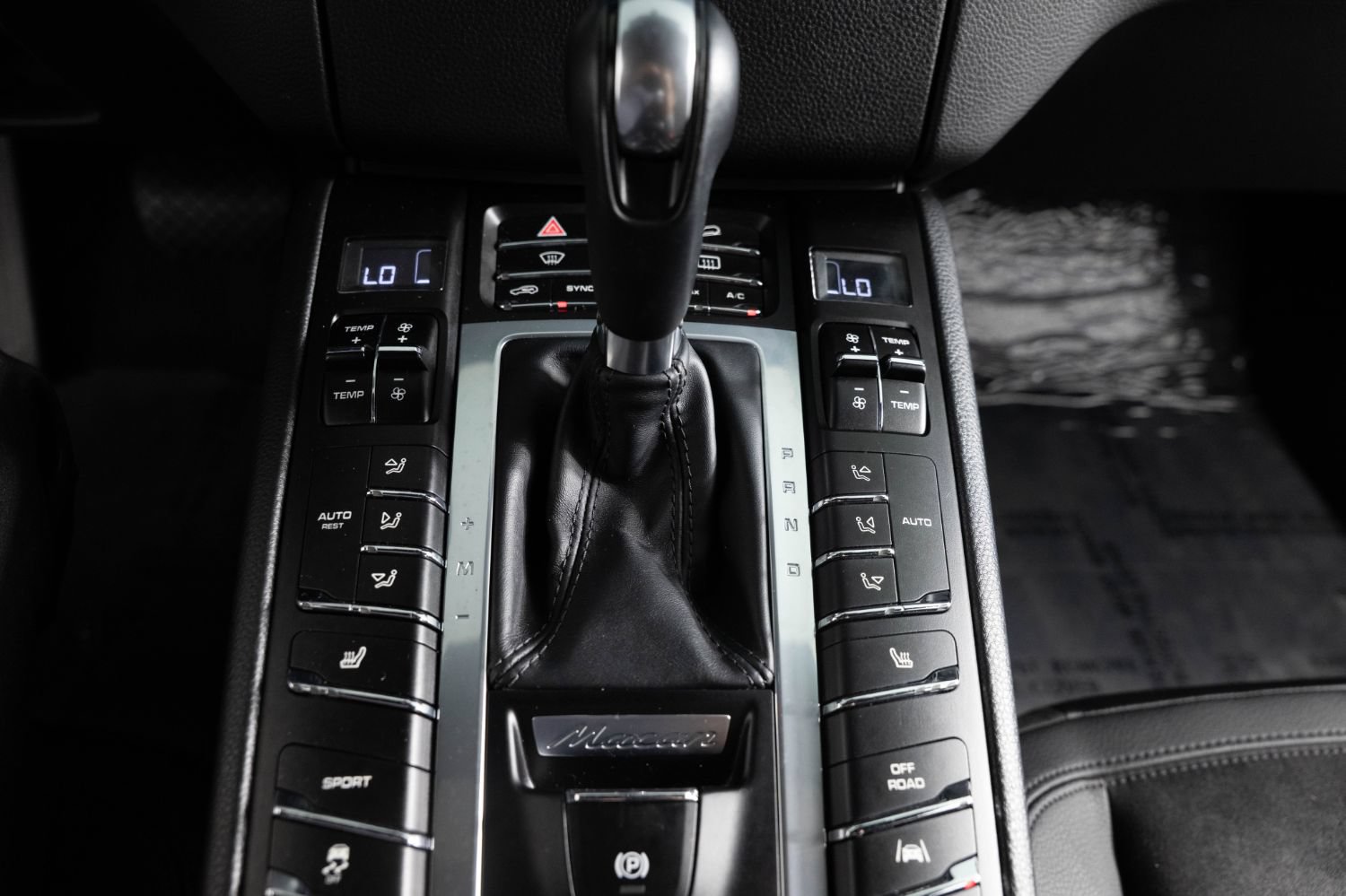 Used 2017 Porsche Macan AWD/4WD image 39