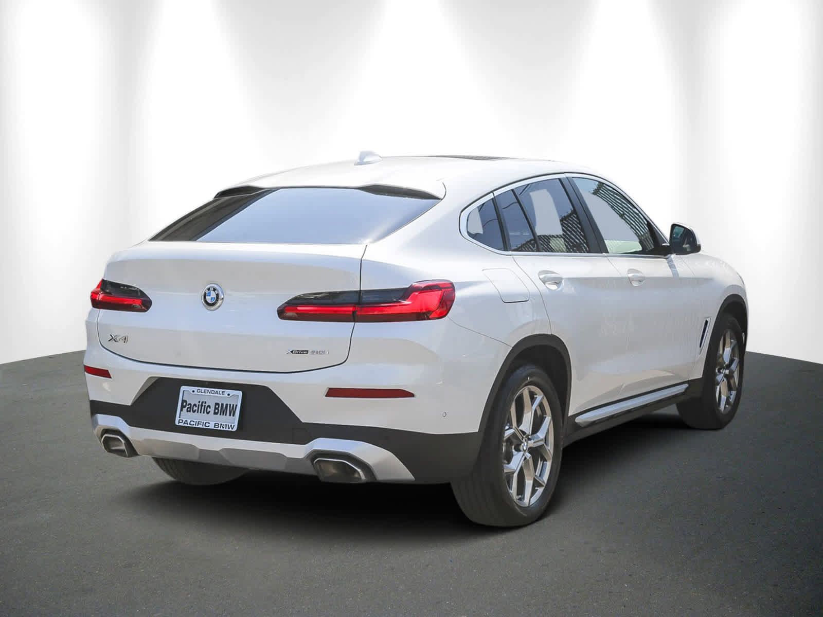 Certified 2023 BMW X4 xDrive30i w/ Premium Package image 6