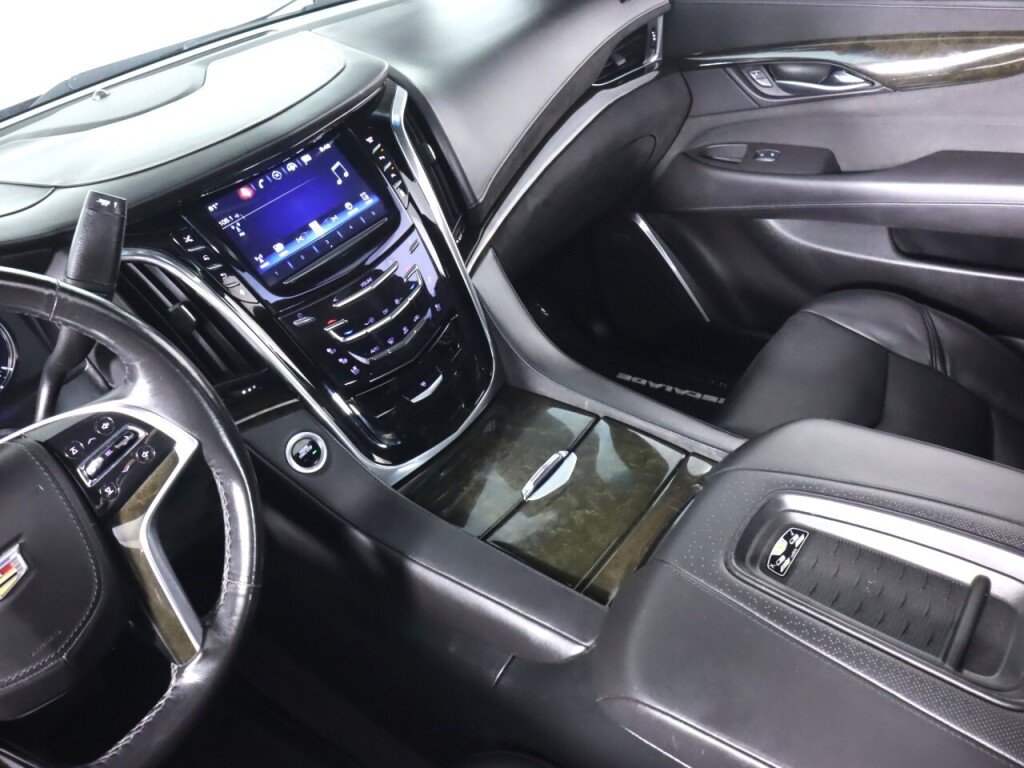 Used 2016 Cadillac Escalade Platinum AWD/4WD image 37