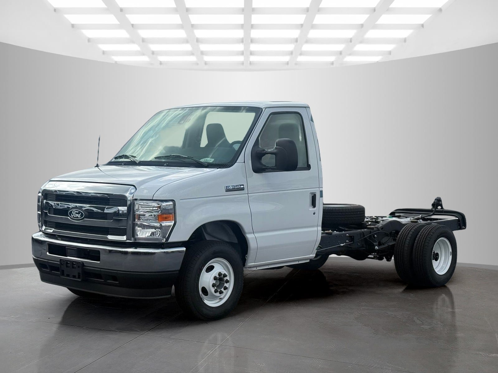 New 2027 Ford E-350 and Econoline 350 Super Duty w/ Ambulance Prep Package RWD image 7