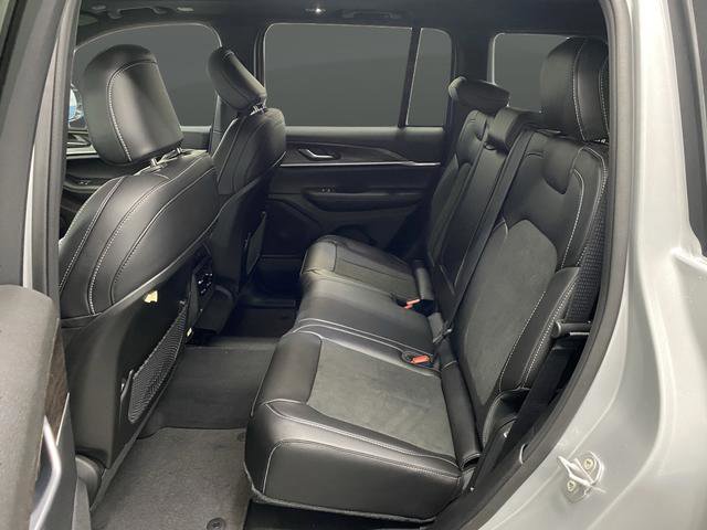 New 2026 Jeep Grand Cherokee Altitude image 32