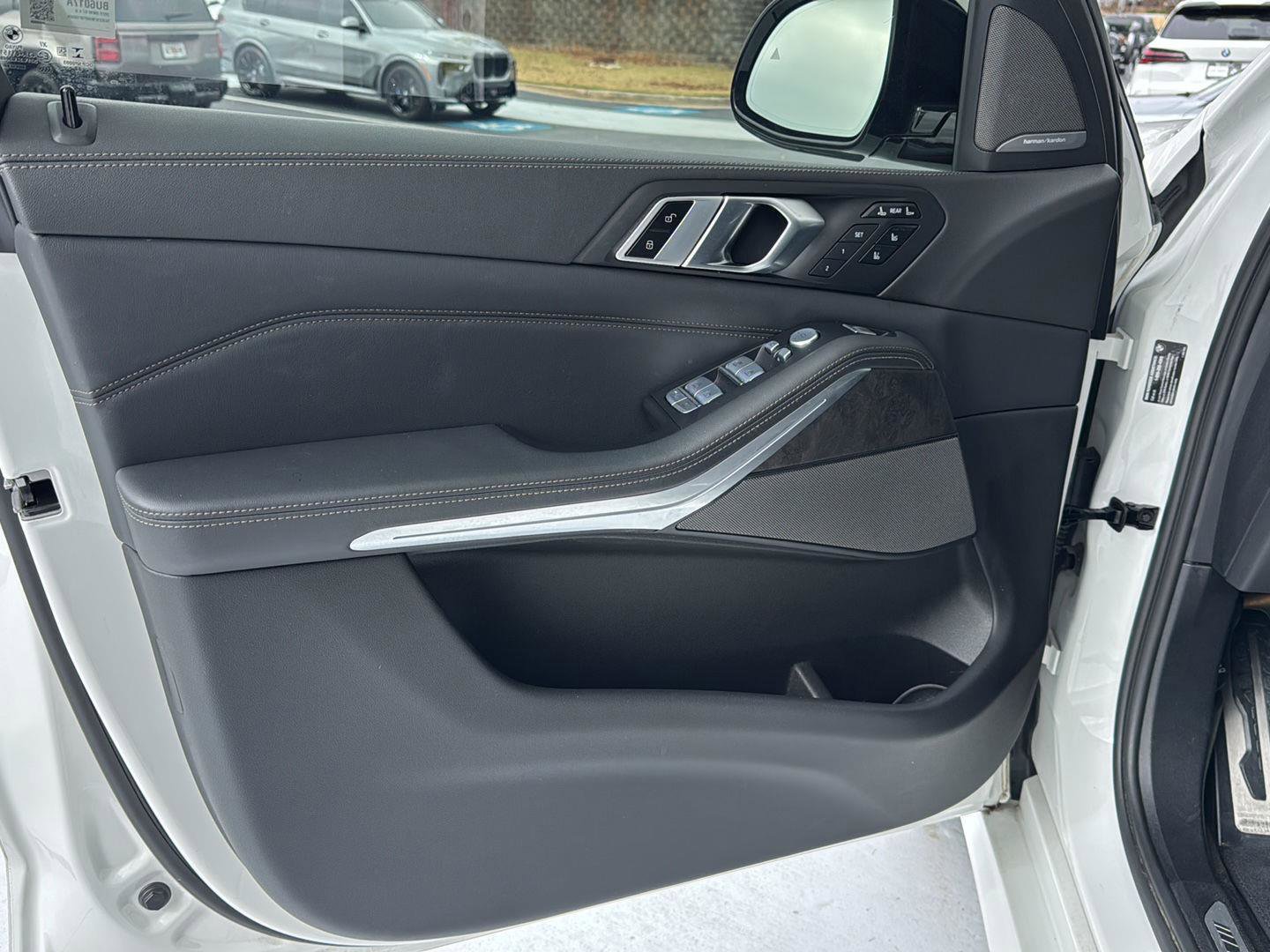 Used 2023 BMW X7 xDrive40i w/ Executive Package image 14