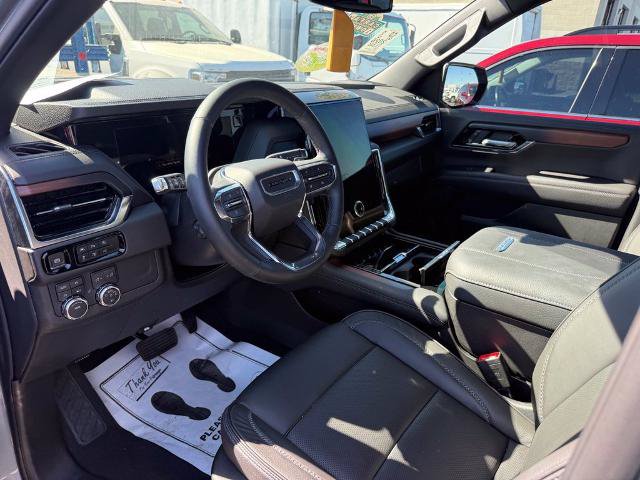 Used 2026 GMC Yukon Denali AWD/4WD image 5