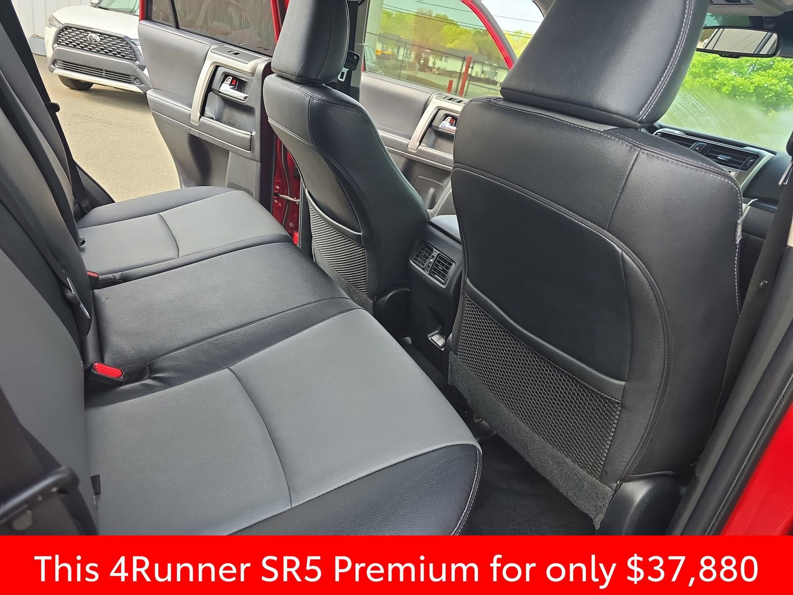 Used 2022 Toyota 4Runner SR5 Premium w/ Moonroof Package AWD/4WD image 17