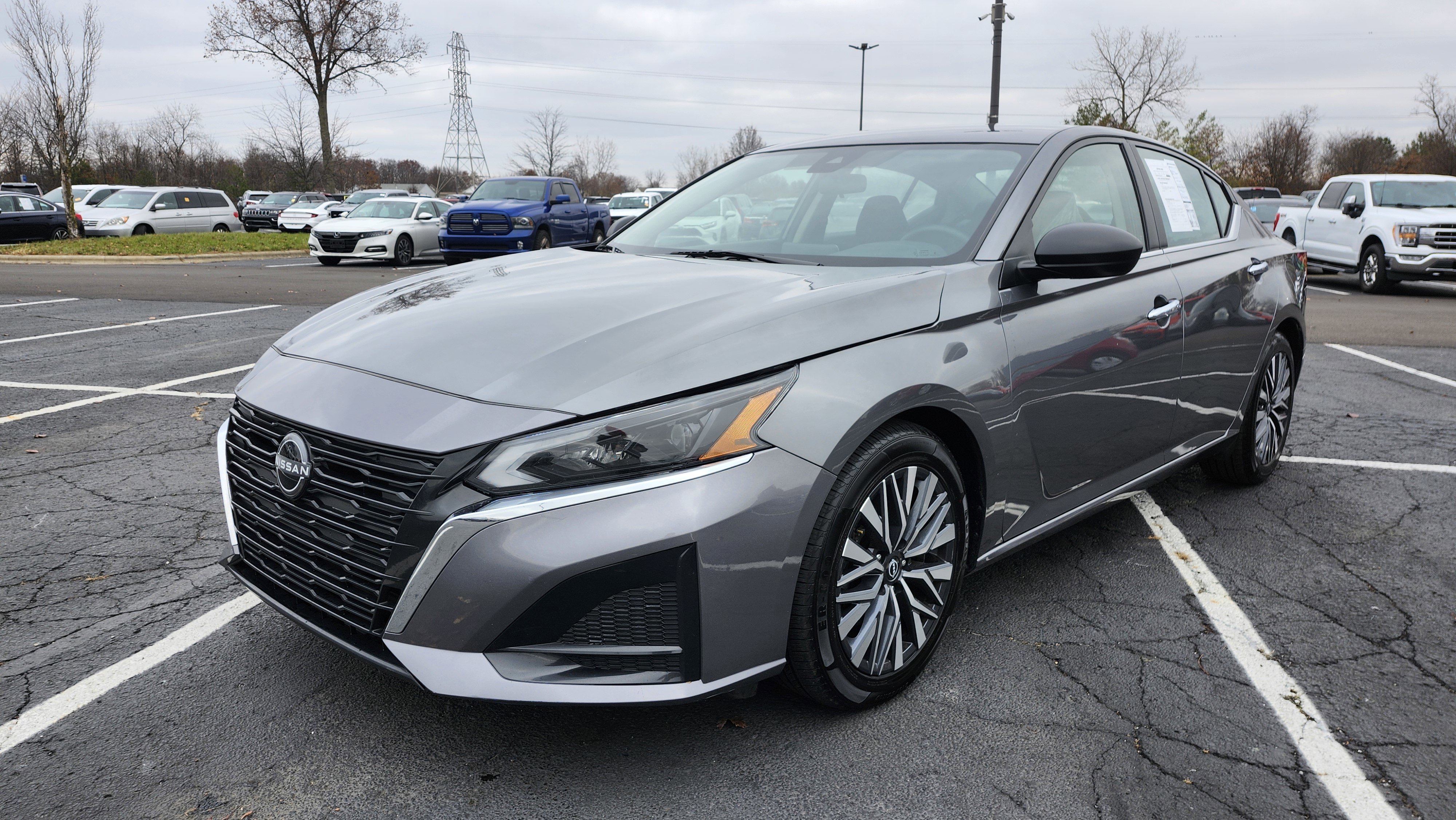Used 2024 Nissan Altima 2.5 SV image 12