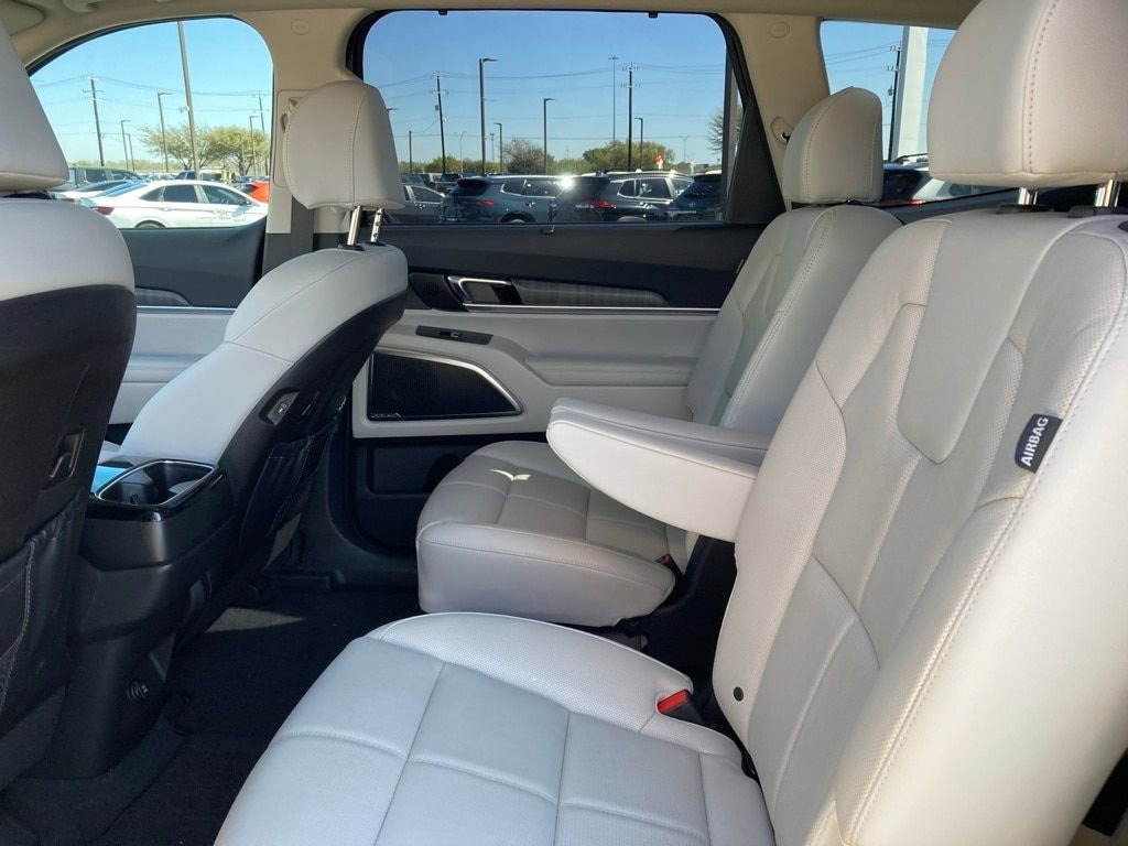 Used 2024 Kia Telluride SX image 11