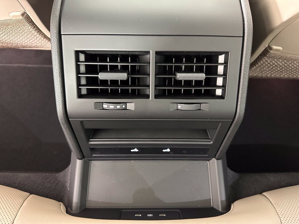 Used 2026 Porsche Panamera RWD image 42