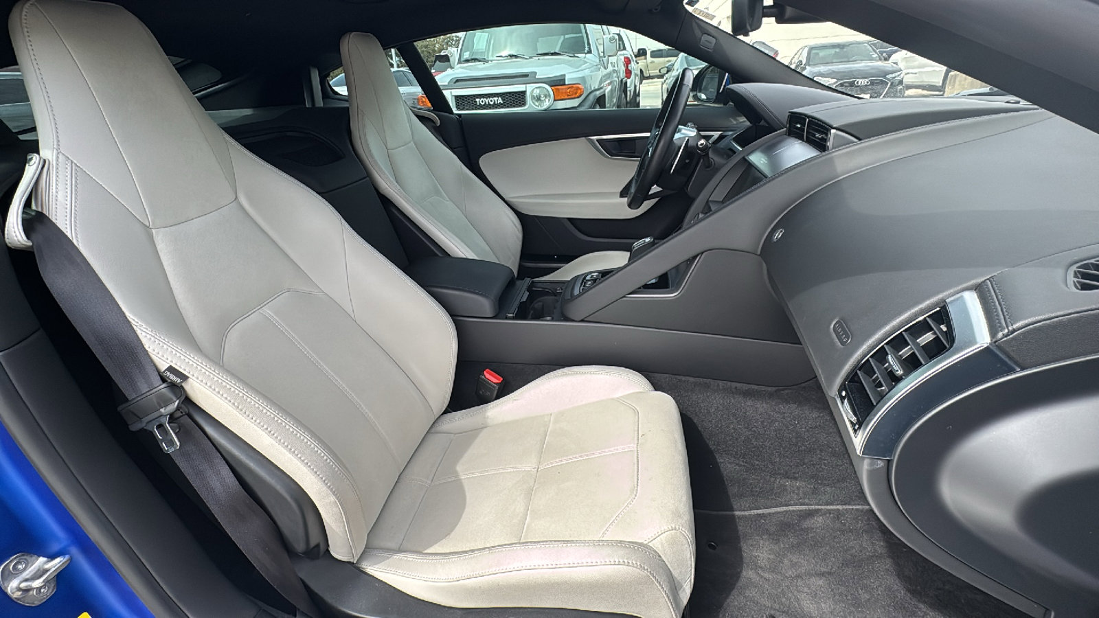 Used 2022 Jaguar F-TYPE Coupe image 27