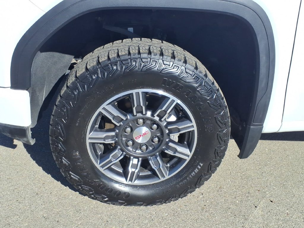 Used 2025 GMC Sierra 1500 AT4 AWD/4WD image 8