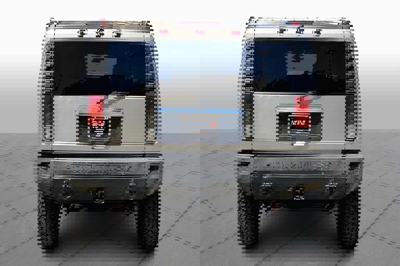 Used 2004 HUMMER H2 w/ Preferred Equipment Group image 4