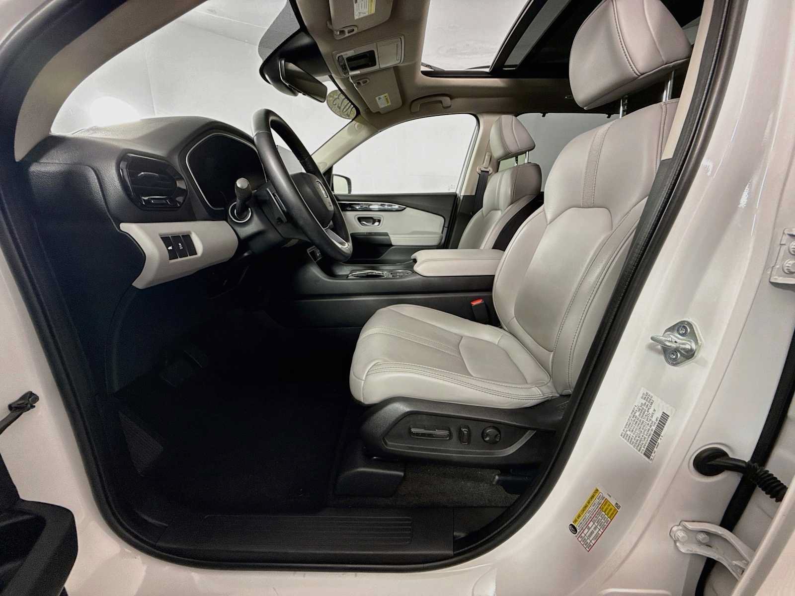 Used 2023 Honda Pilot Touring image 19