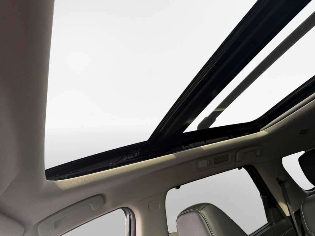 Used 2023 Nissan Pathfinder Platinum image 23