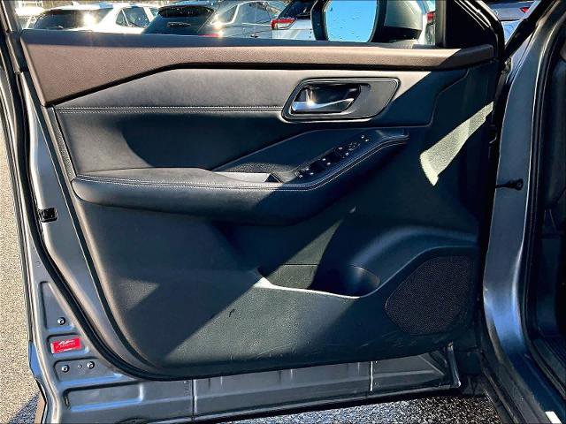 Certified 2023 Nissan Rogue SV w/ SV Premium Package image 9