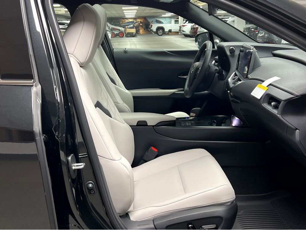 New 2026 Lexus UX 300h AWD image 25