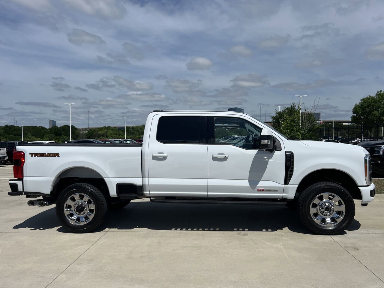 Used 2023 Ford F250 Lariat w/ Lariat Ultimate Package AWD/4WD image 3