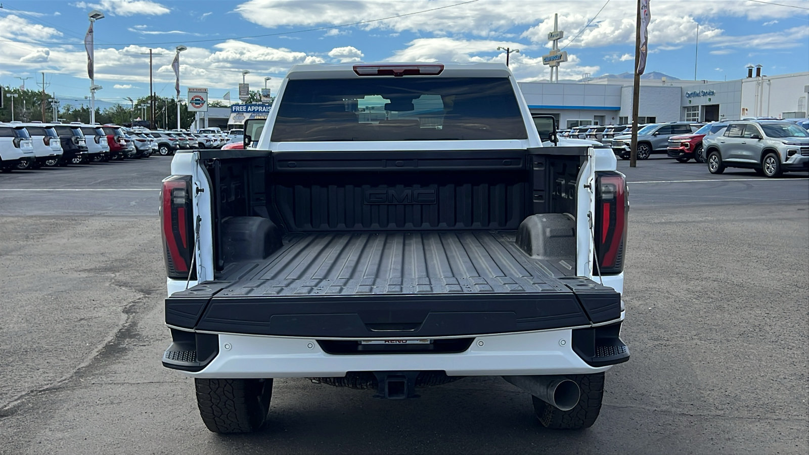 Certified 2025 GMC Sierra 2500 AT4 AWD/4WD image 7