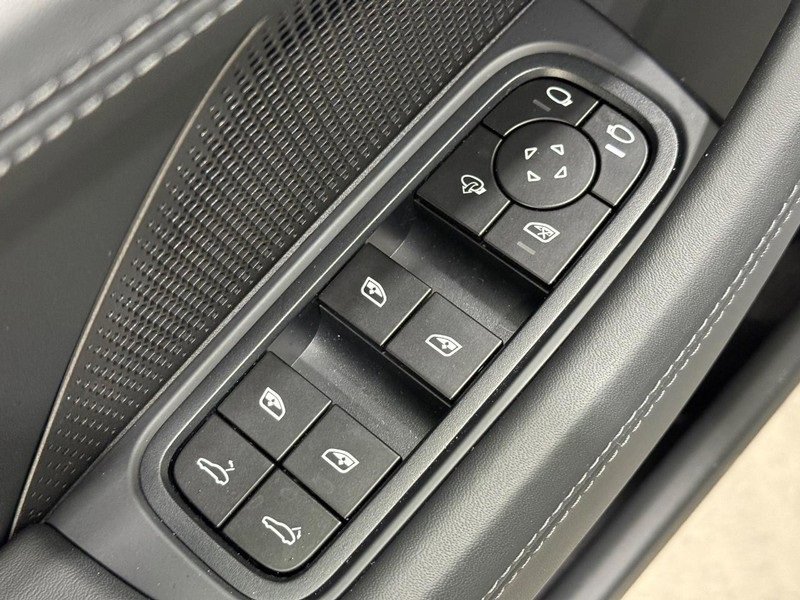 Certified 2026 Porsche Panamera 4 image 25