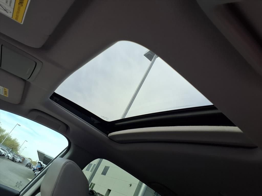 Used 2022 Honda CR-V Touring image 3