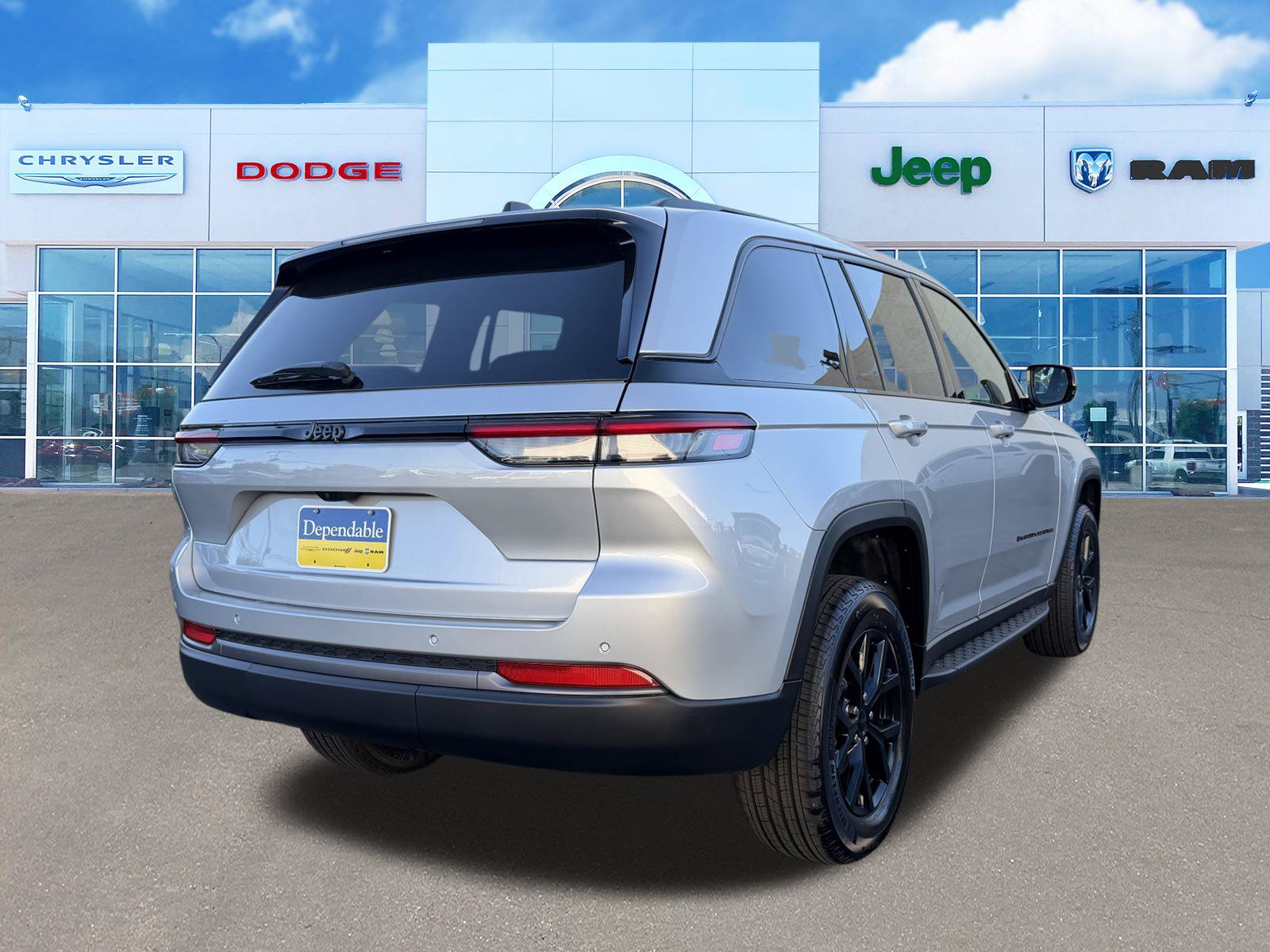 New 2026 Jeep Grand Cherokee Altitude RWD image 10