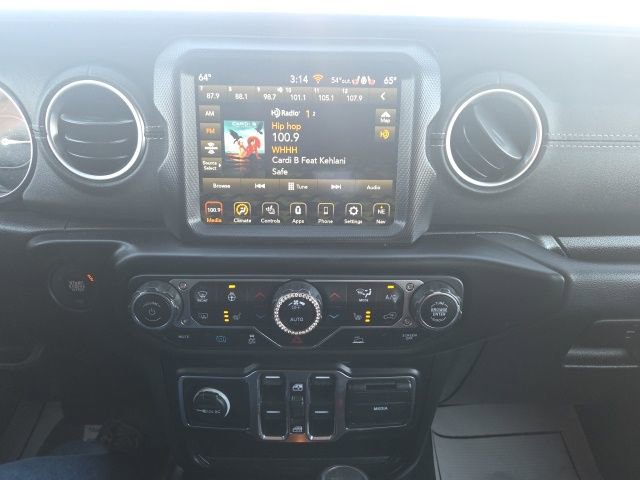 Used 2023 Jeep Wrangler Unlimited Sahara w/ Cold Weather Group image 36