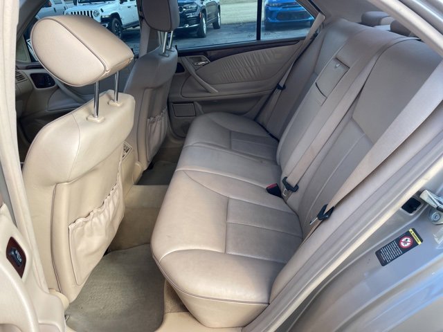 Used 2000 Mercedes-Benz E 320 Sedan image 10