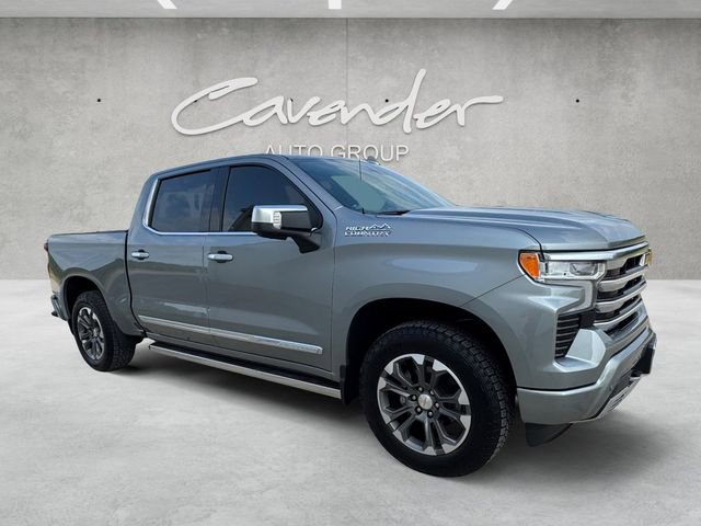 Used 2025 Chevrolet Silverado 1500 High Country w/ Technology Package AWD/4WD image 2