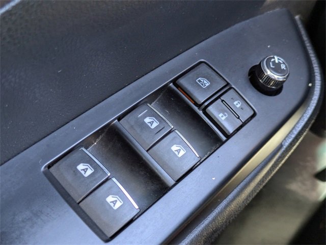 Used 2015 Toyota Highlander Limited image 25