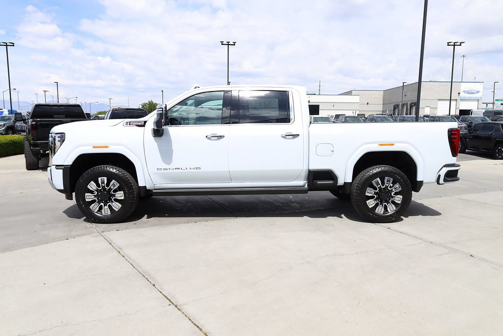 New 2026 GMC Sierra 3500 Denali w/ Denali Reserve Package AWD/4WD image 3
