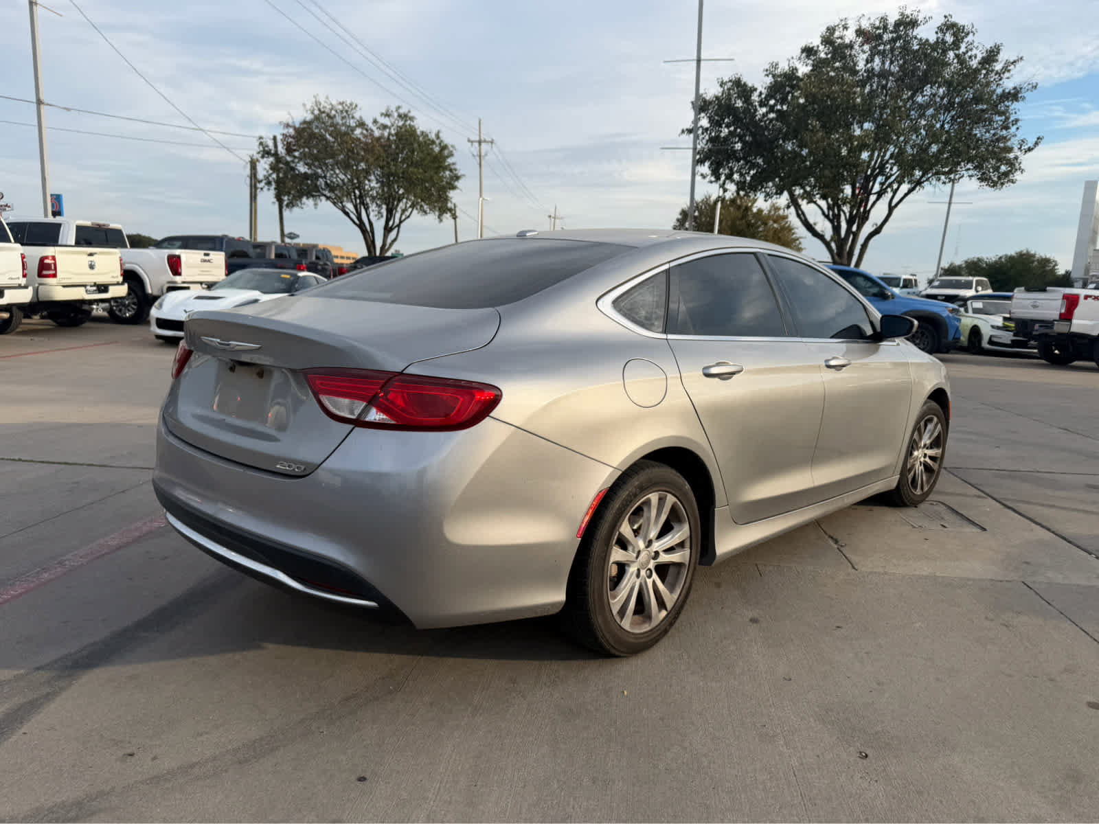 Used 2015 Chrysler 200 Limited w/ Convenience Group FWD image 5