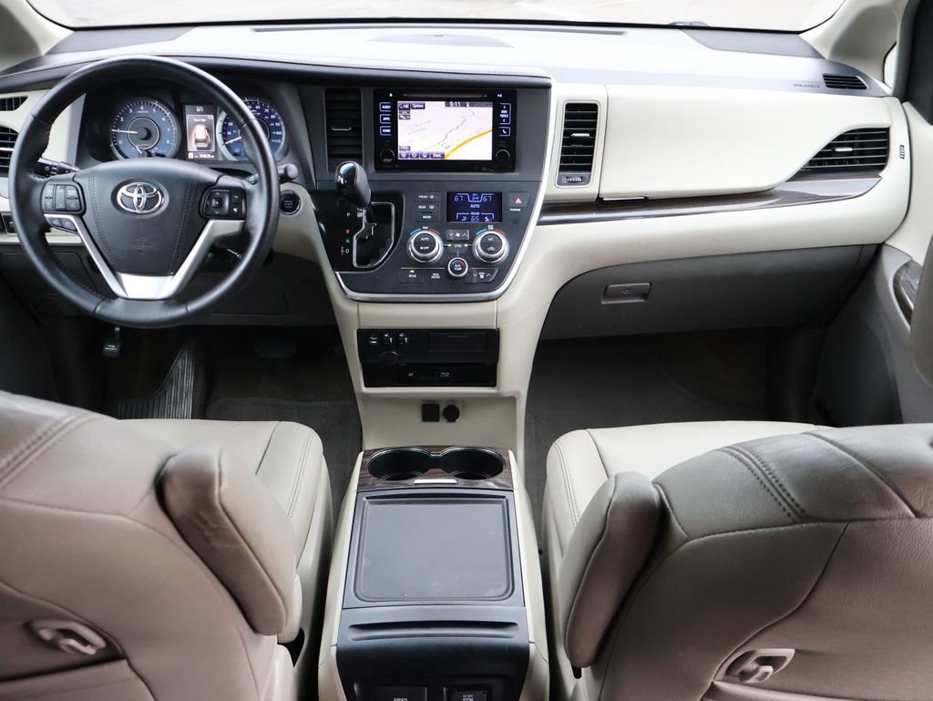 Used 2015 Toyota Sienna XLE Premium image 15