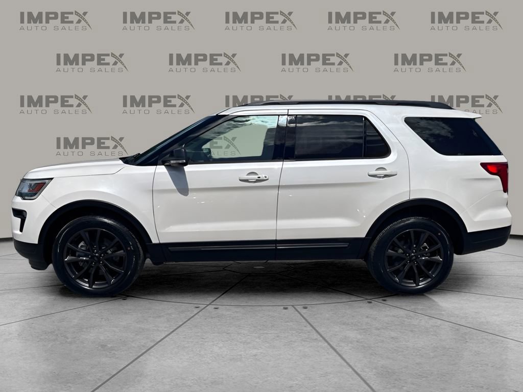 Used 2018 Ford Explorer XLT w/ Equipment Group 202A AWD/4WD image 2
