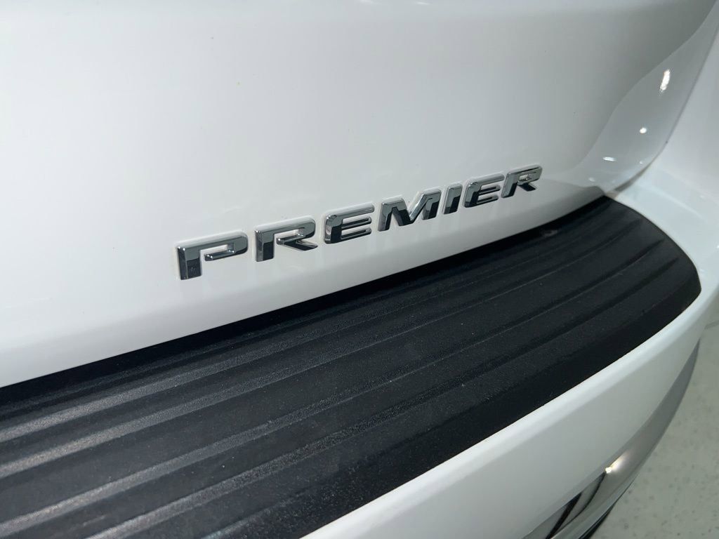 Used 2024 Chevrolet Suburban Premier RWD image 29
