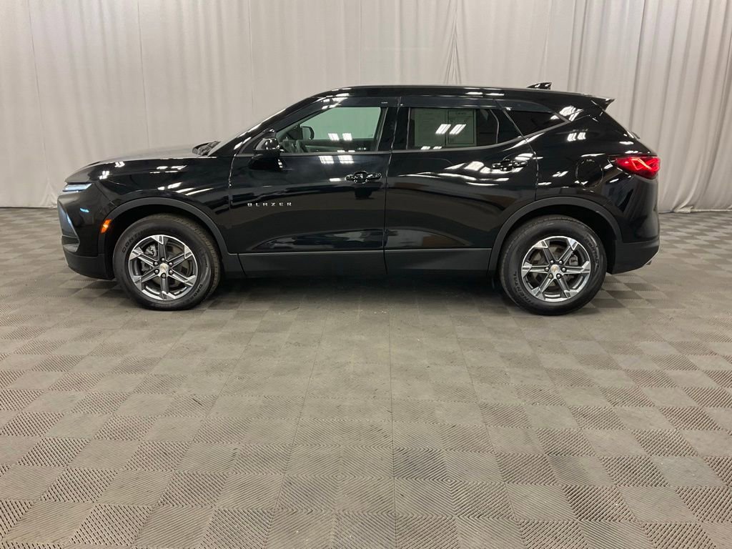 Used 2023 Chevrolet Blazer LT w/ Driver Confidence Package image 8